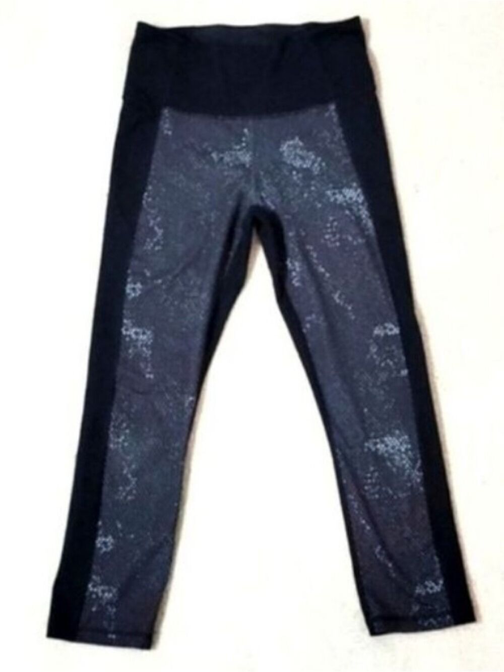 Under Armour Heat Gear Reptile Skin Print Capri Workout Exercise Leggings